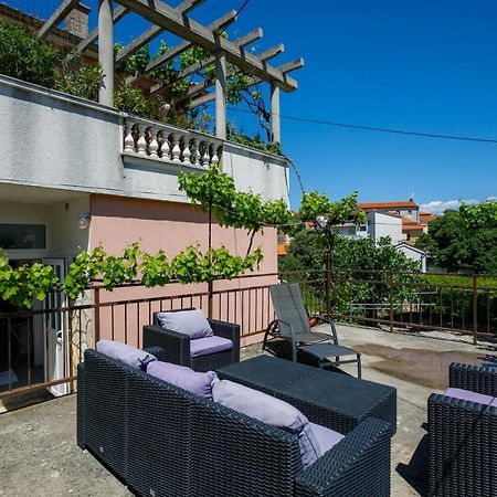 Oliva Apartamento Vrbnik Exterior foto