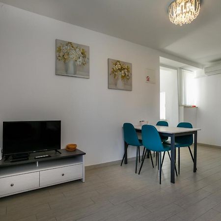 Oliva Apartamento Vrbnik Exterior foto