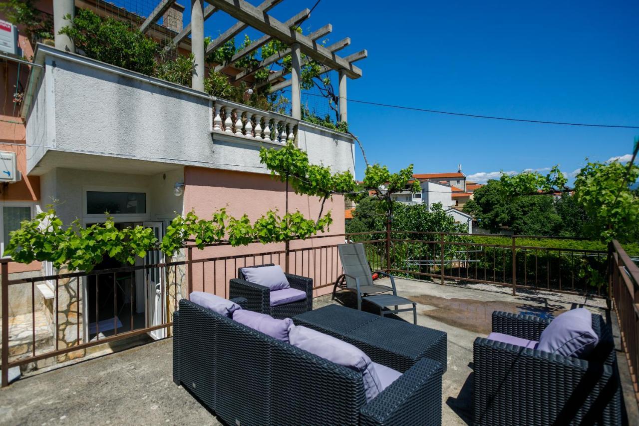 Oliva Apartamento Vrbnik Exterior foto